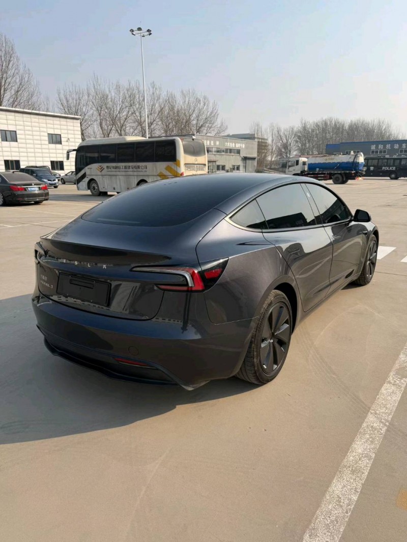 廊坊25年特斯拉MODEL 35