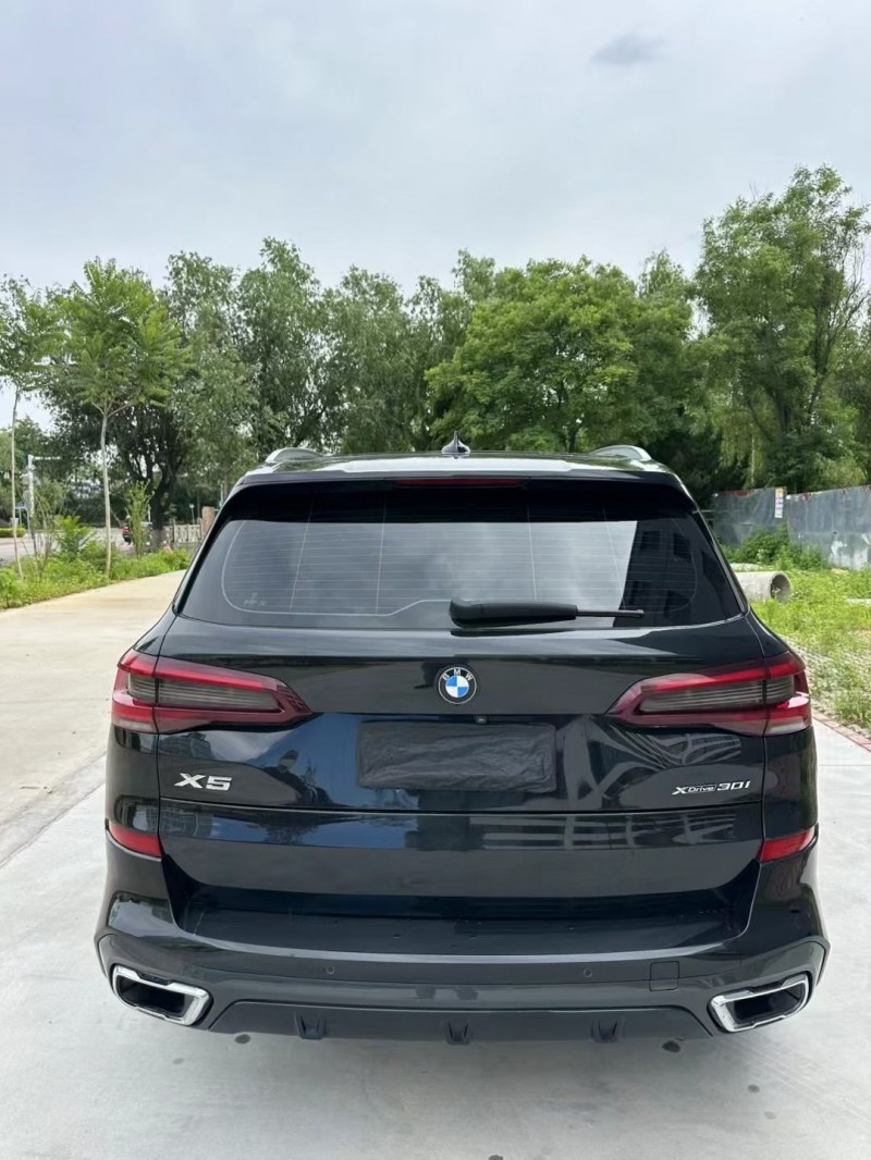 东营22年宝马X57
