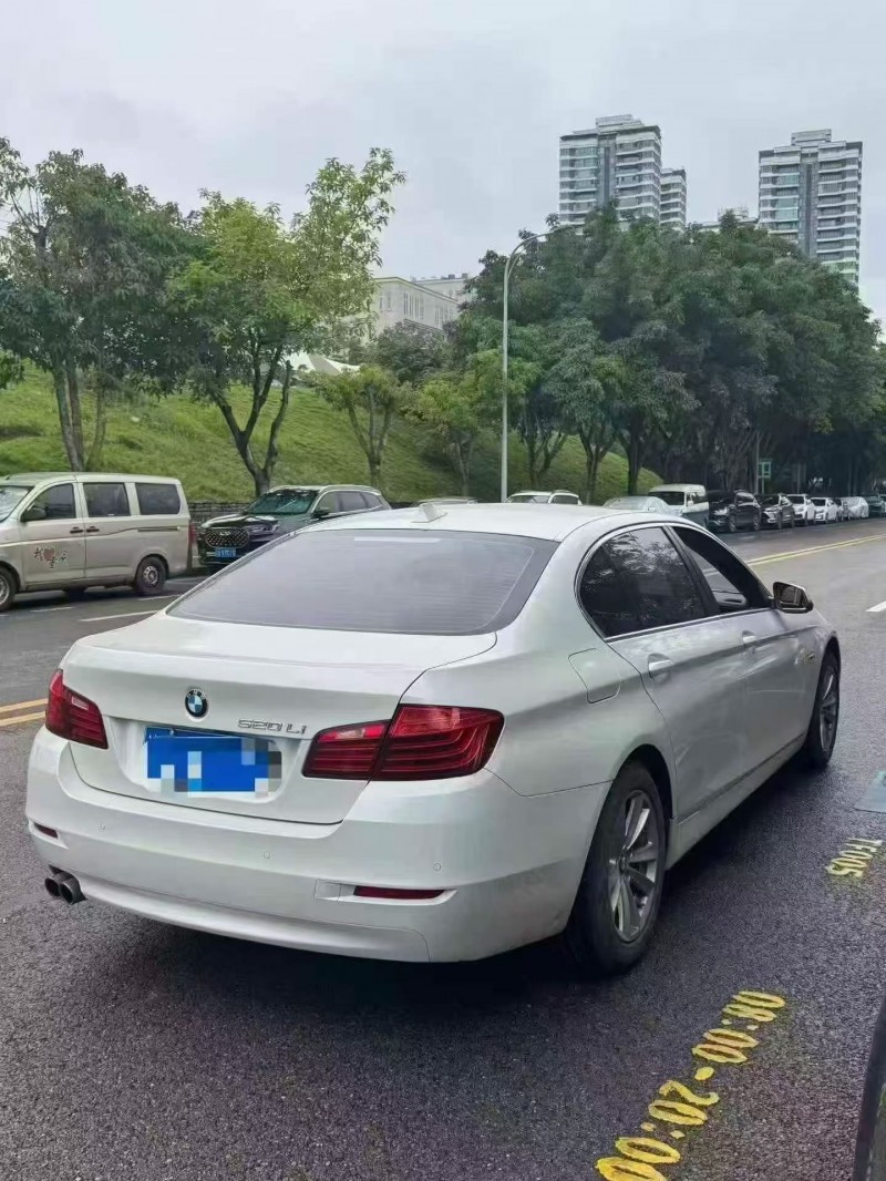 重庆17年宝马5系5