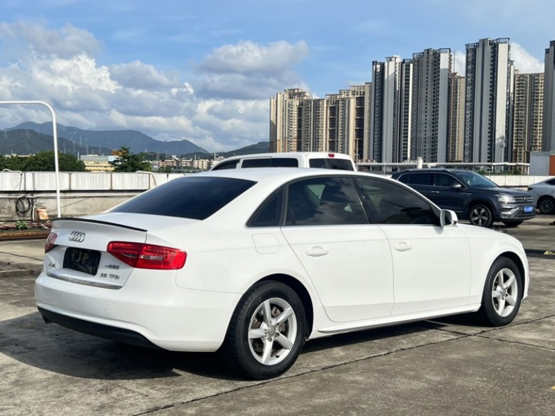 东莞14年奥迪A4L7
