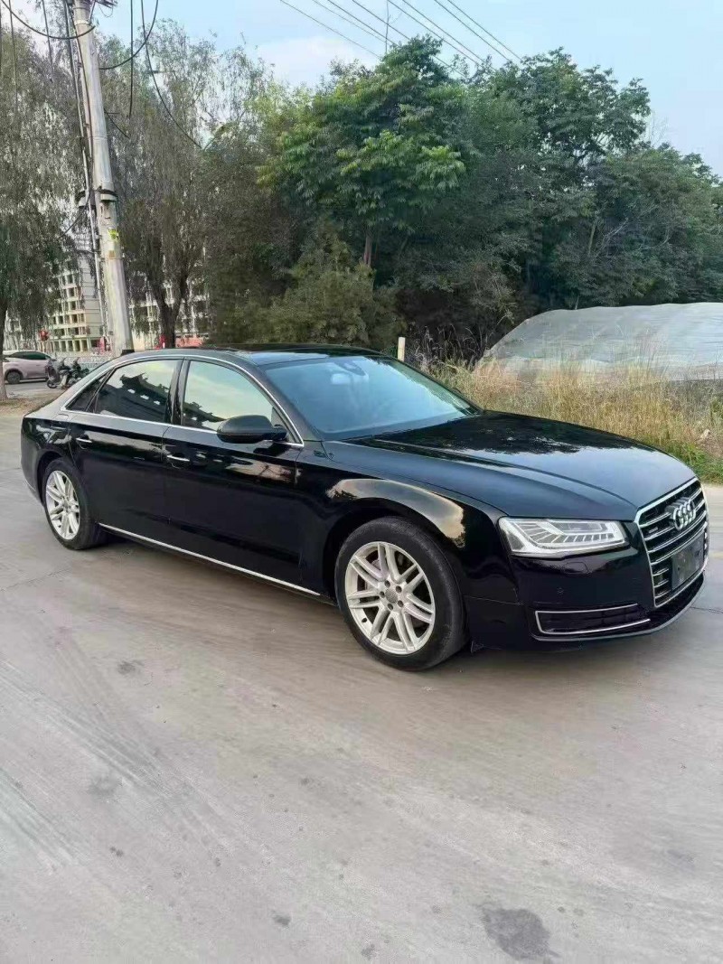 烟台17年奥迪A8L3