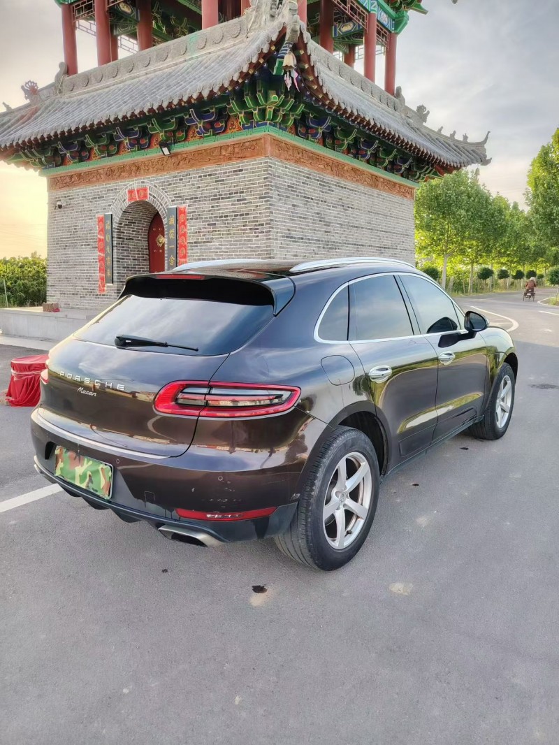 运城16年保时捷Macan7