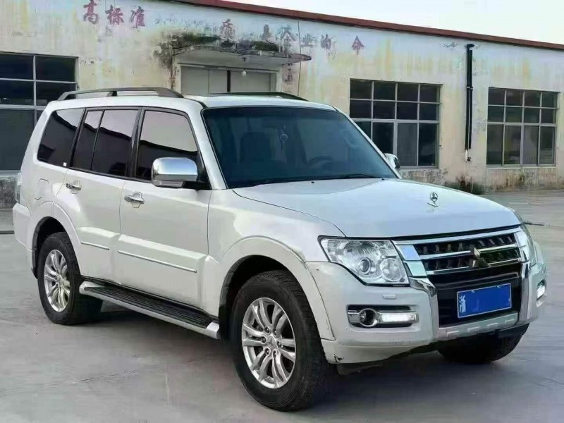 东营19年三菱帕杰罗2