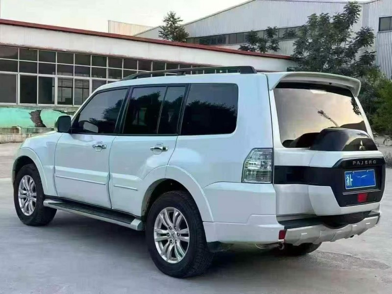 东营19年三菱帕杰罗7