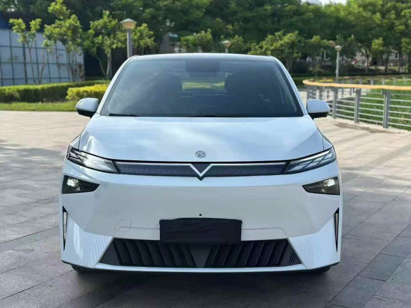 济宁24年启辰VX61