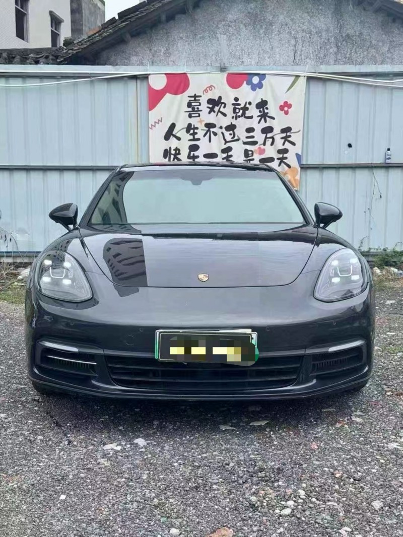 广州18年保时捷帕拉梅拉1