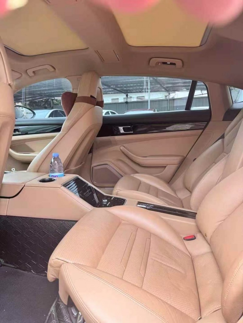 广州18年保时捷帕拉梅拉4