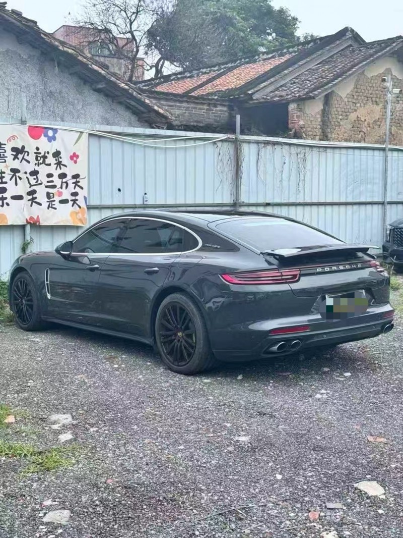 广州18年保时捷帕拉梅拉8