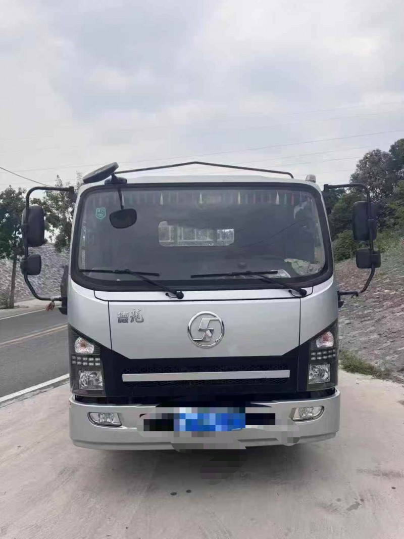 新乡24年陕汽德龙1
