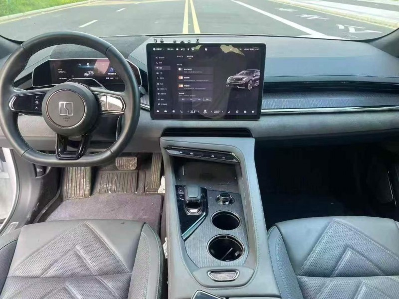 宜昌23年极氪汽车0015