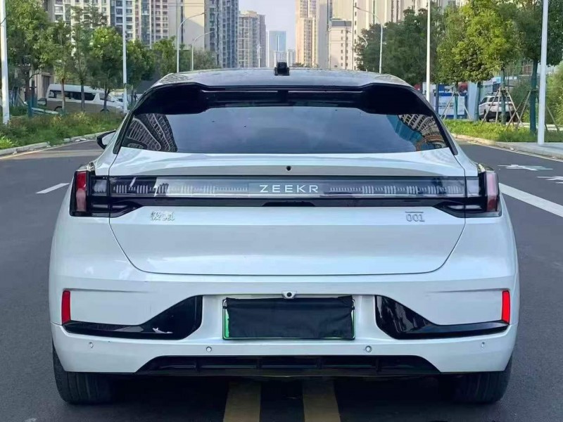 宜昌23年极氪汽车0018