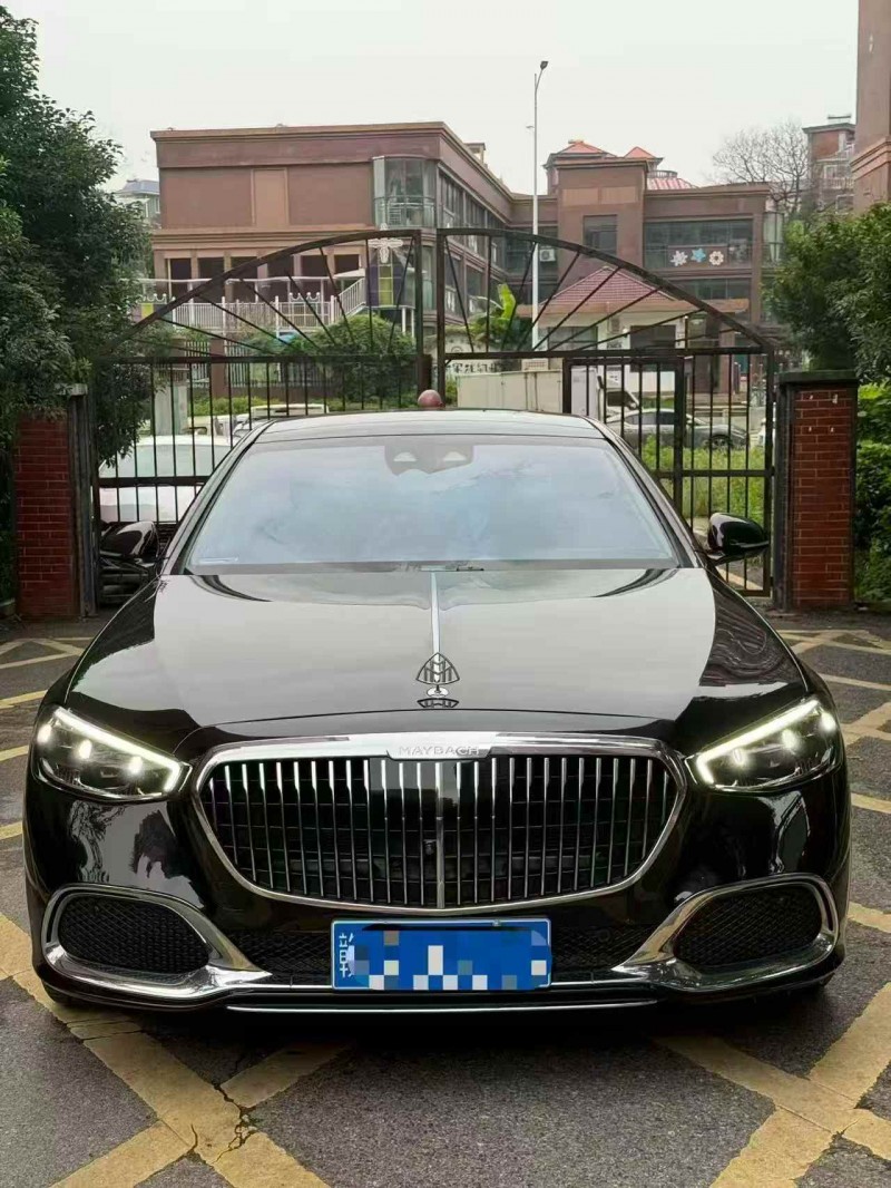 鹰潭23年奔驰迈巴赫S级1