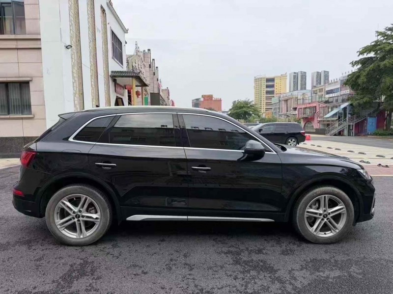 广州22年奥迪Q58