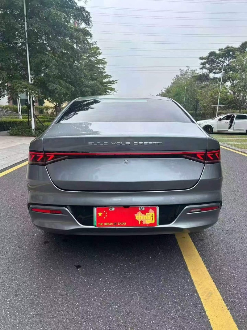 广州25年比亚迪秦8