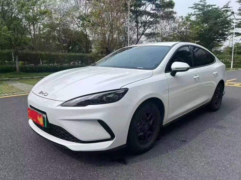 广州25年比亚迪海豹2