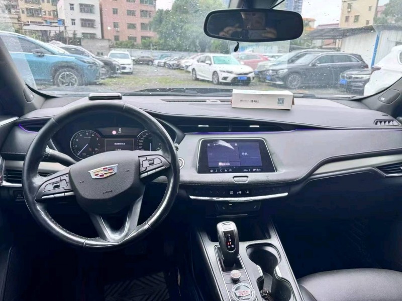 广州20年凯迪拉克XT47