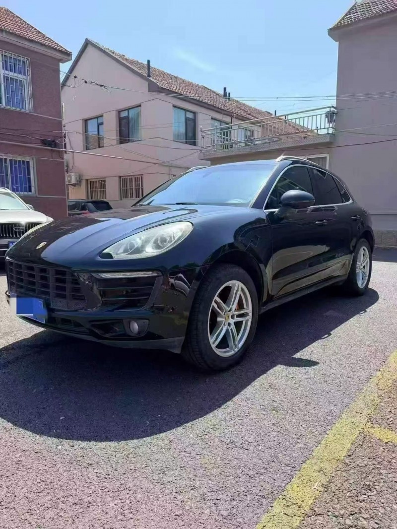 济宁14年保时捷Macan3