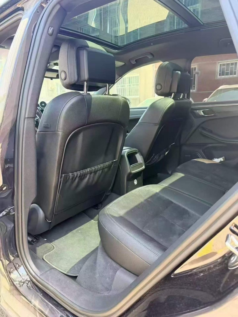 济宁14年保时捷Macan6