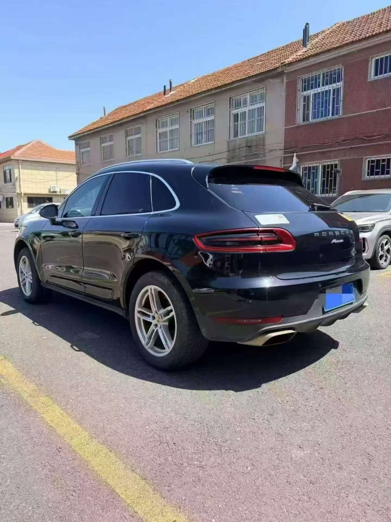 济宁14年保时捷Macan9