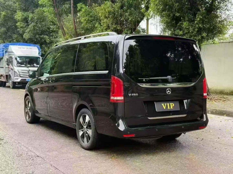 柳州21年奔驰V4