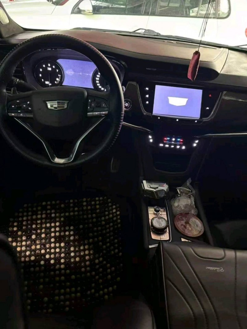 长沙20年凯迪拉克XT65