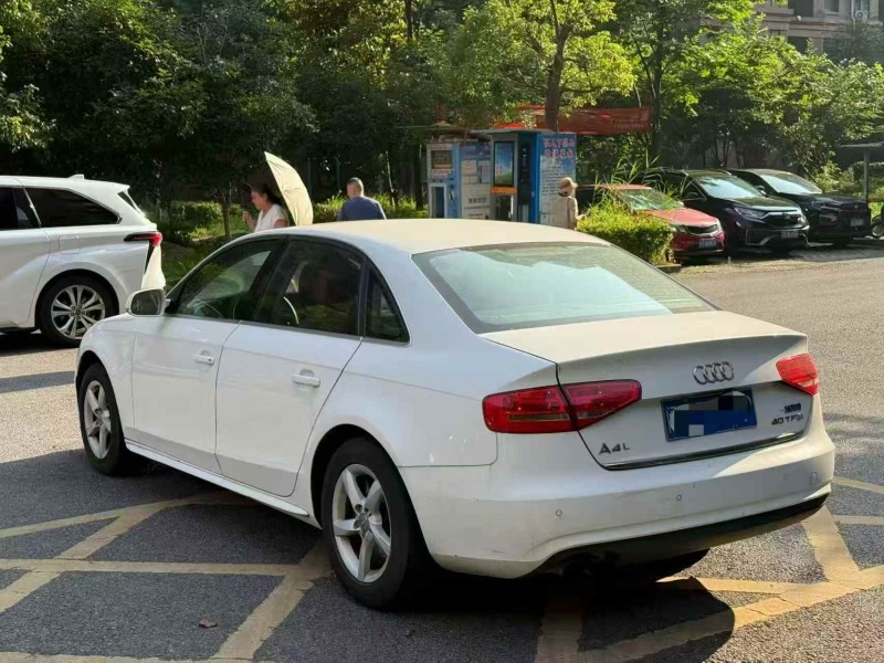 鹰潭14年奥迪A4L9