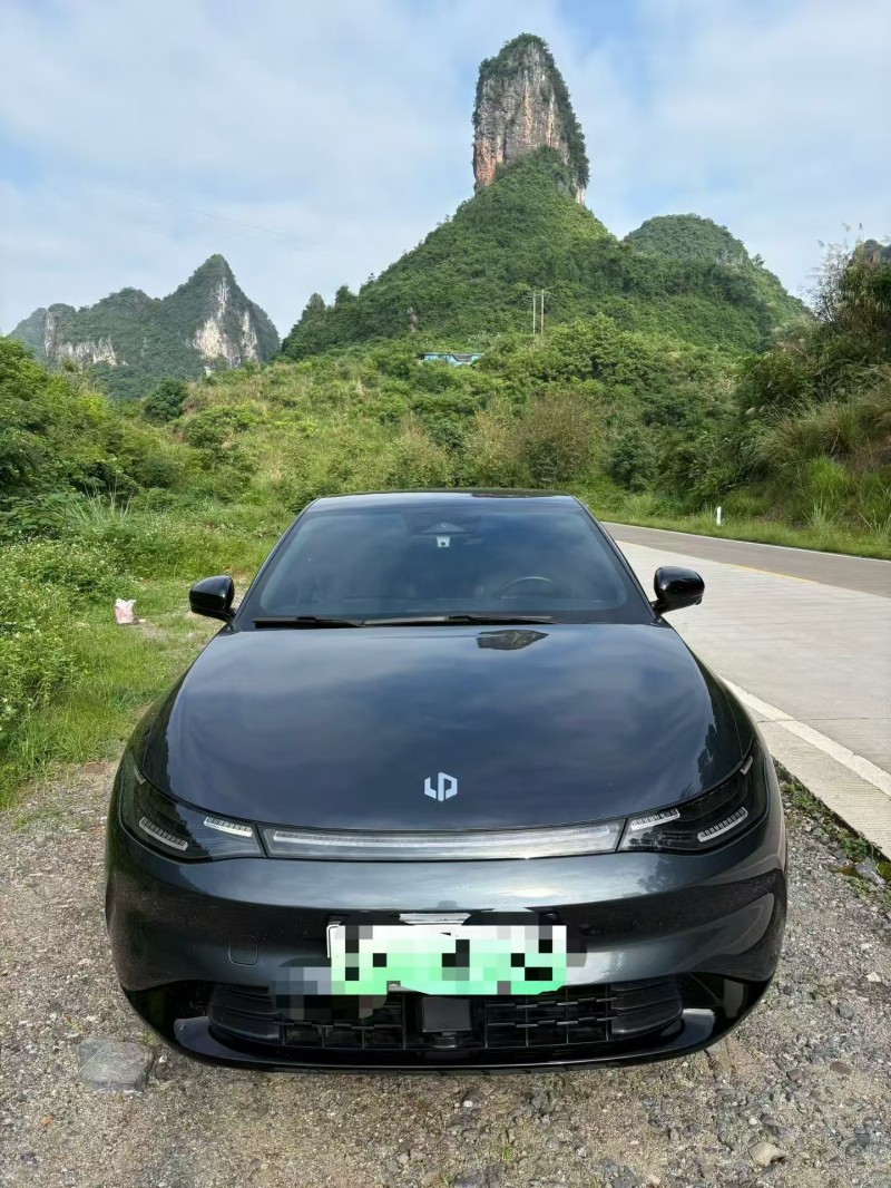广州23年零跑汽车C011