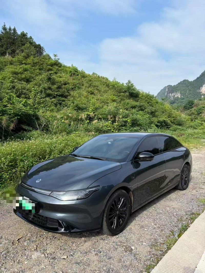 广州23年零跑汽车C012