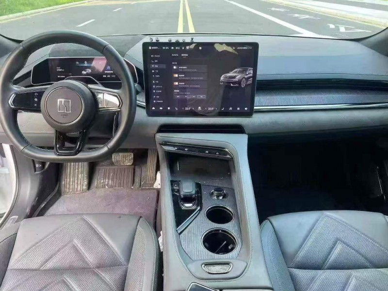 宜昌23年极氪汽车0016