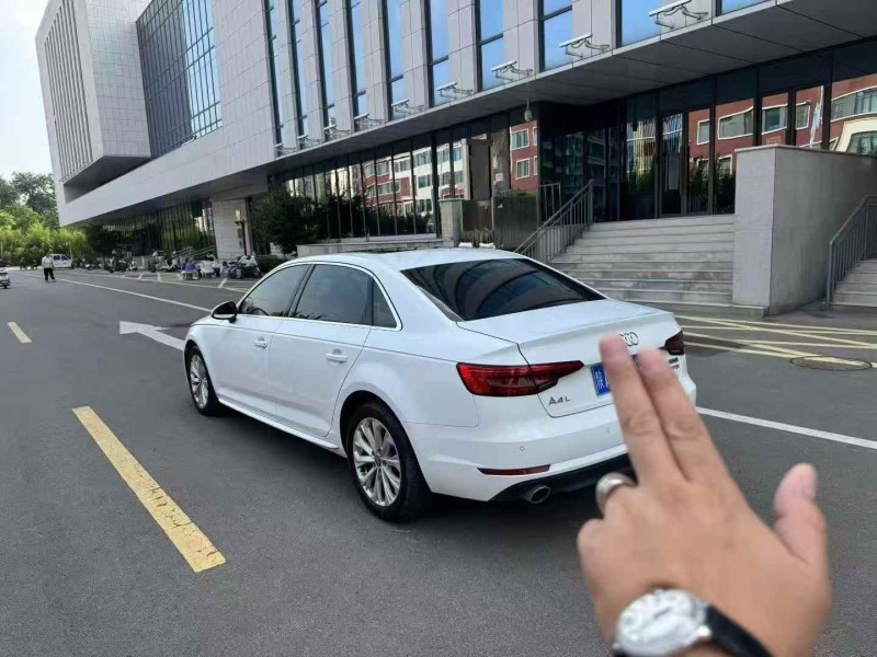 济宁17年奥迪A4L8