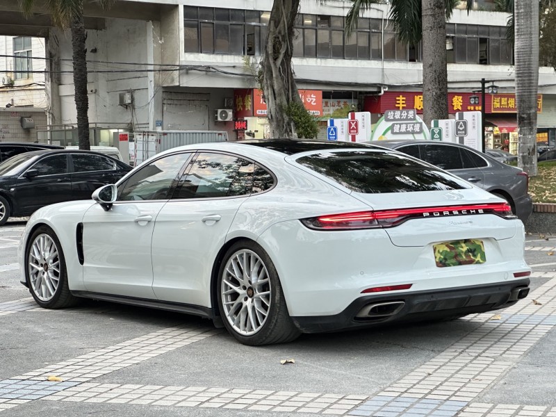 汕头22年保时捷帕拉梅拉4