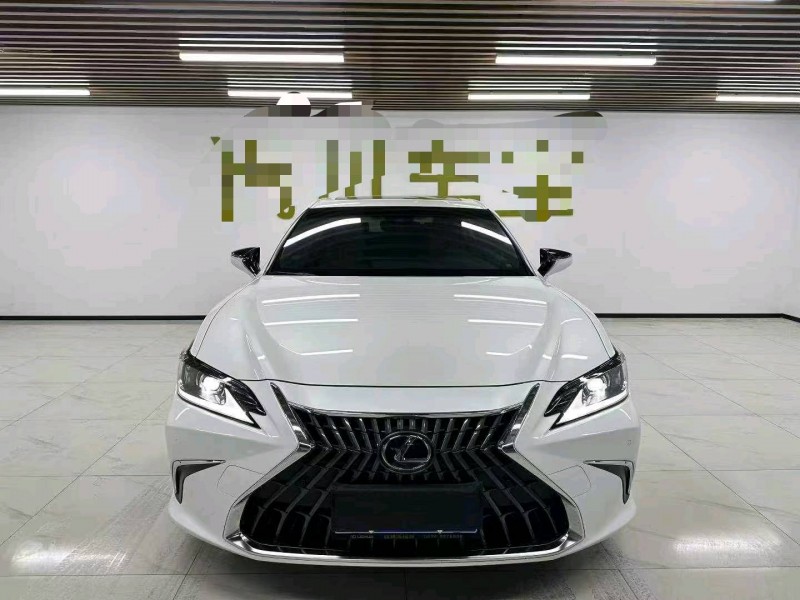 成都24年雷克萨斯ES1
