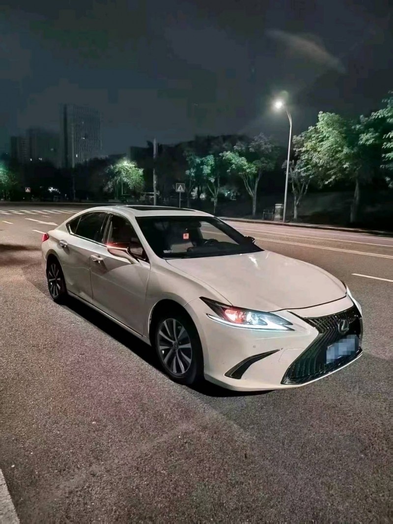 重庆20年雷克萨斯ES4