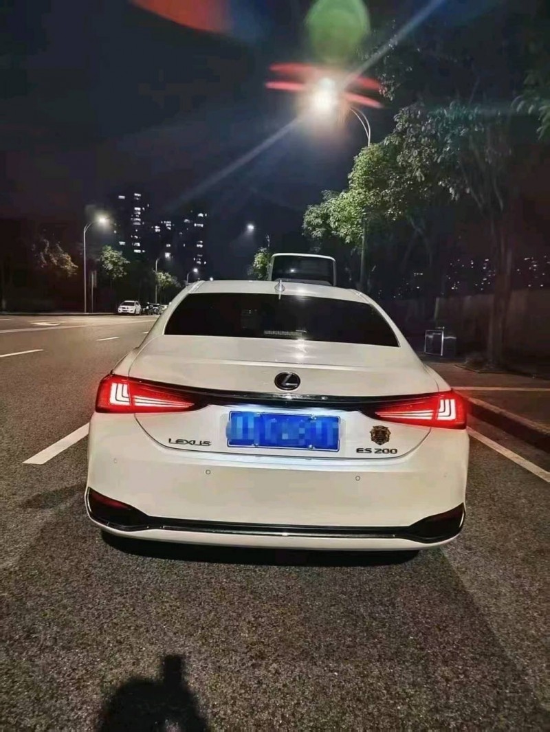 重庆20年雷克萨斯ES6