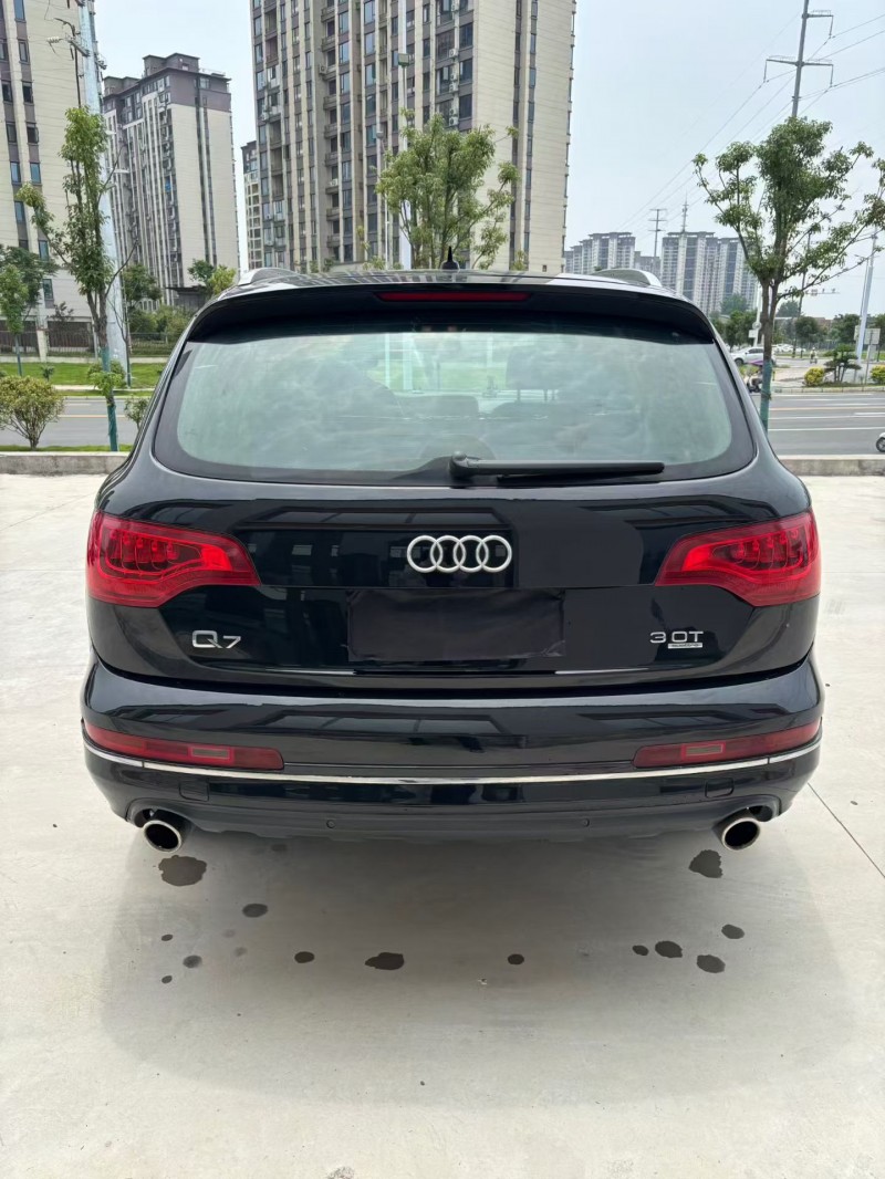 襄阳11年奥迪Q73