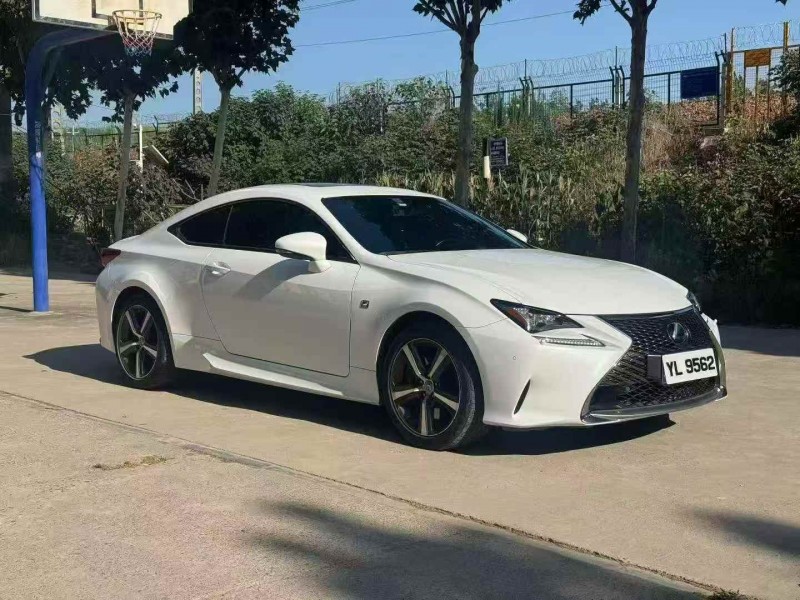 新乡18年雷克萨斯RC4