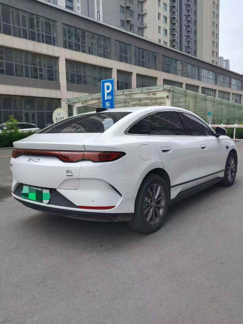 济宁26年比亚迪秦8