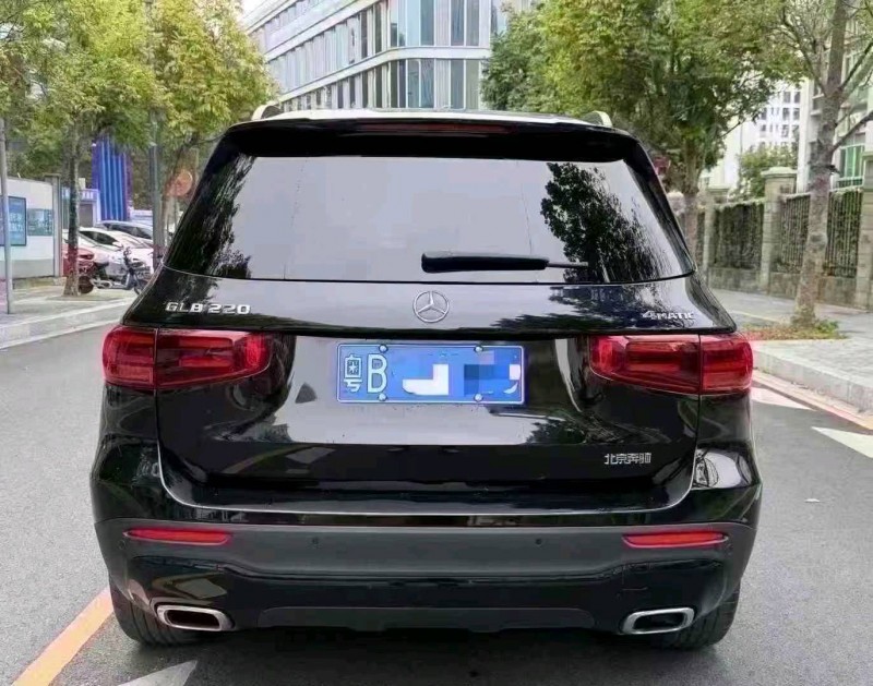 深圳25年奔驰GLB7