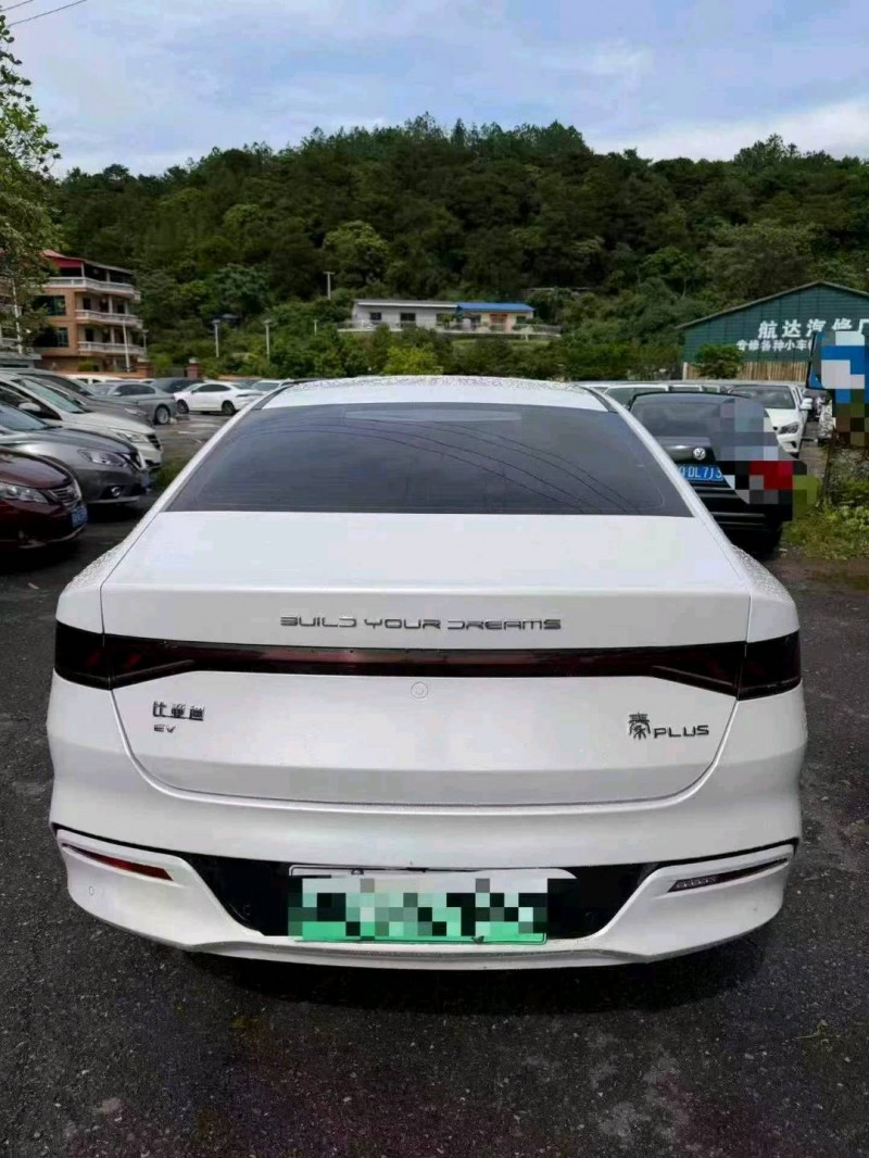 广州23年比亚迪秦3