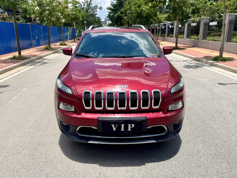 南宁17年Jeep自由光1