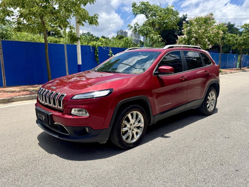 南宁17年Jeep自由光2