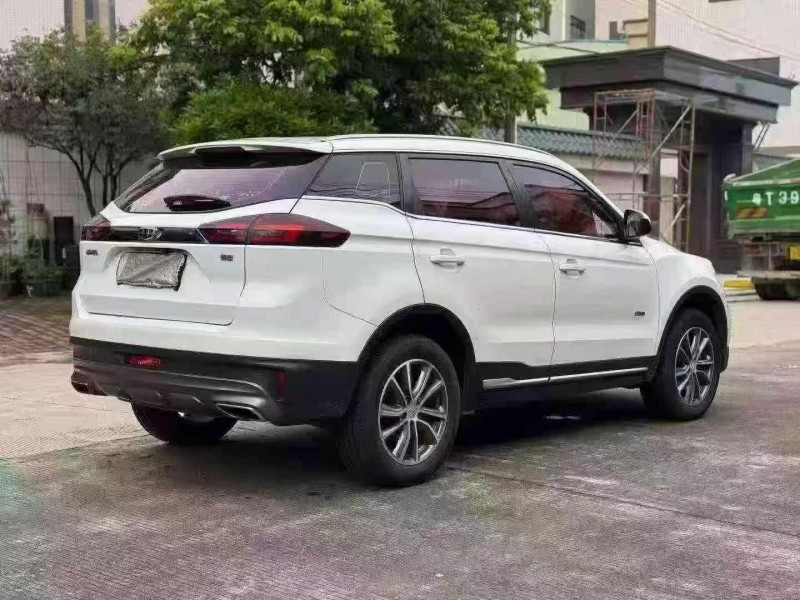 汕头19年吉利博越6