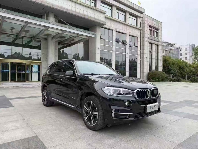 济宁18年宝马X58