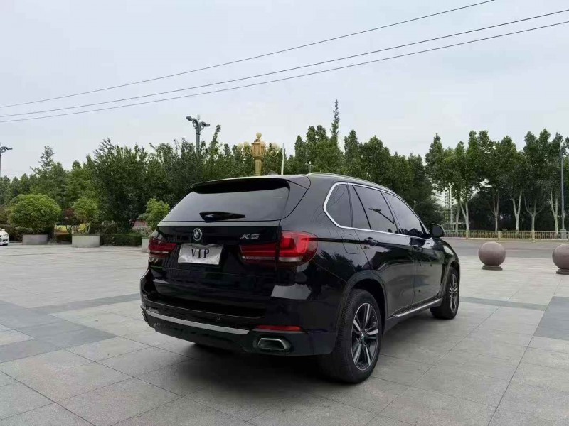 济宁18年宝马X59