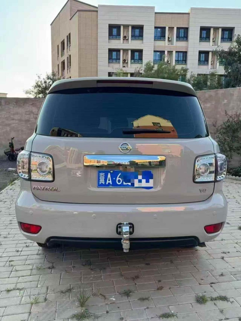 张家口19年日产途乐4