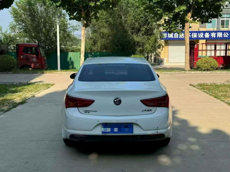 东营17年别克威朗9