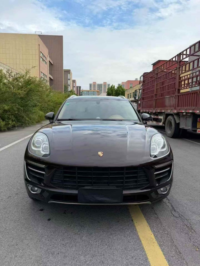 淮安15年保时捷Macan1