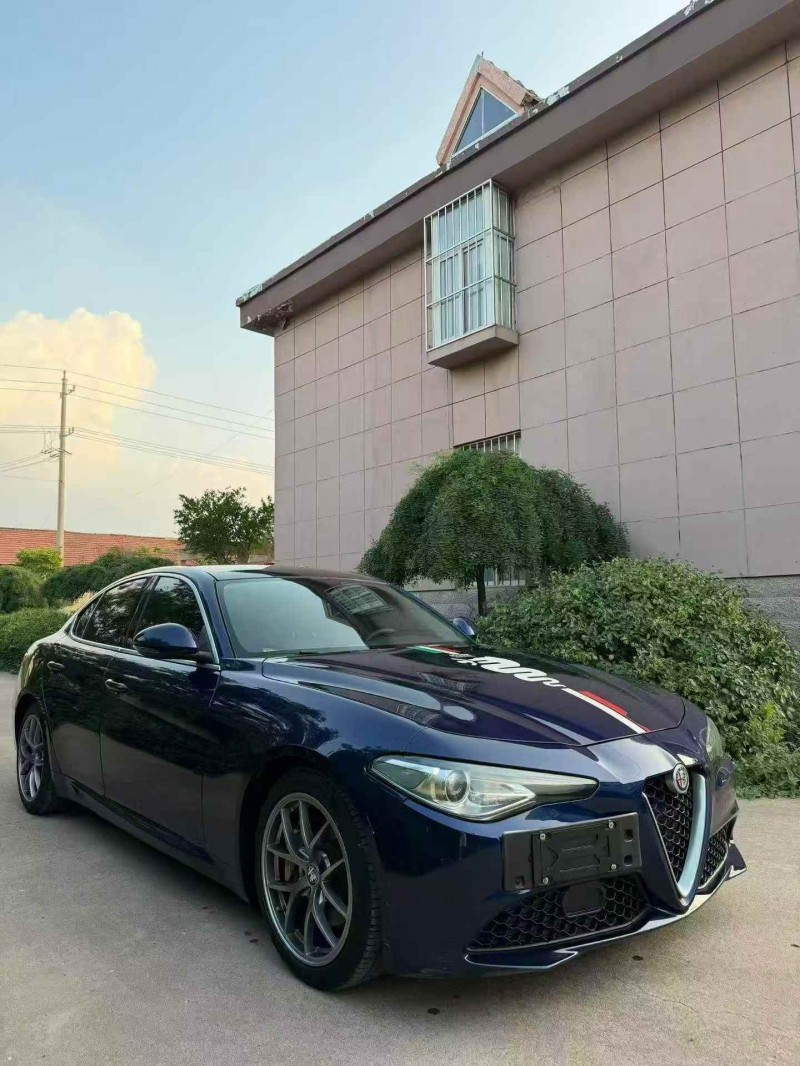 枣庄18年阿尔法·罗密欧Giulia3