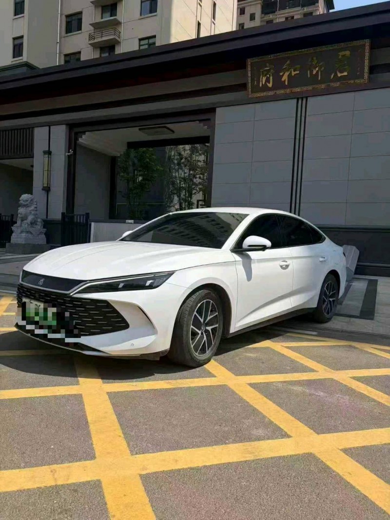 保定25年比亚迪秦3