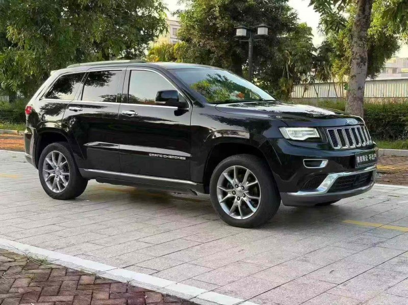 汕头16年Jeep大切诺基2